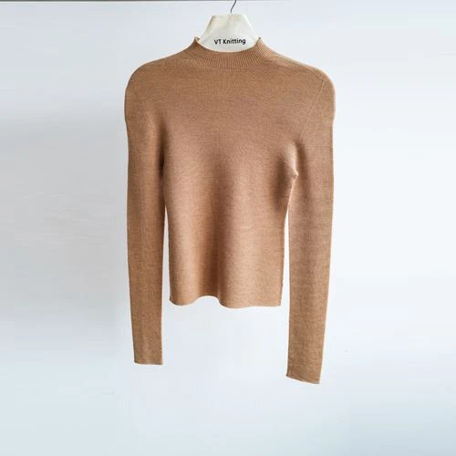 Maglione girocollo in maglia a trecce da donna