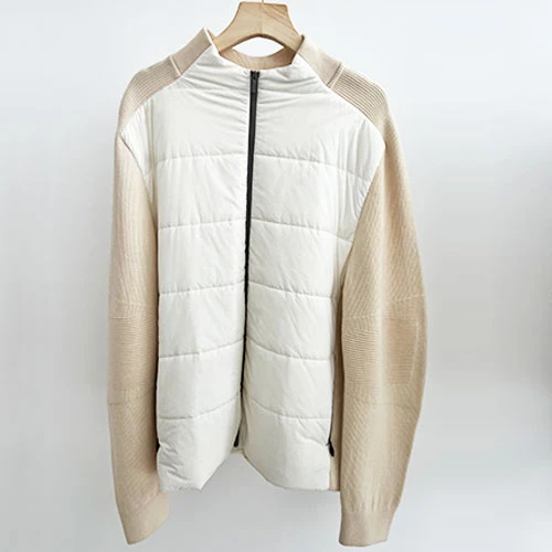 Cardigan all'aperto alla moda