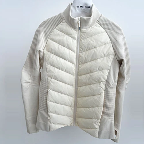 Cardigan all'aperto delle donne
