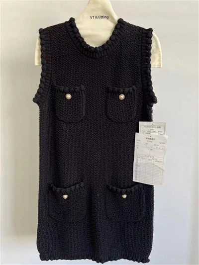 Esistono abiti da donna in lana con stampa animalier?