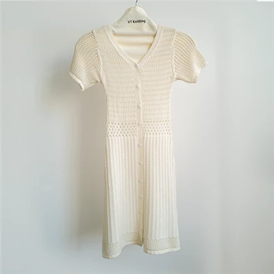 Abito in maglia a coste color crema