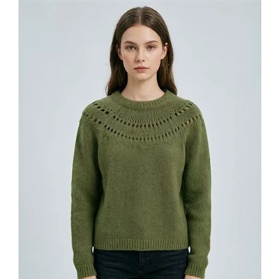 Maglione girocollo verde con carré traforato