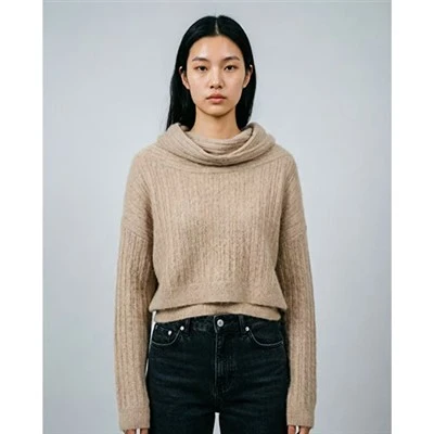 Maglione a collo finto da donna