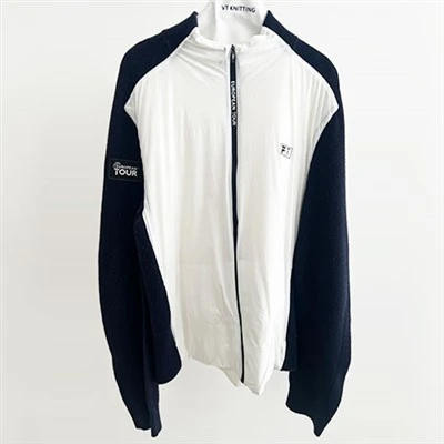 Zip - su un cardigan all'aperto