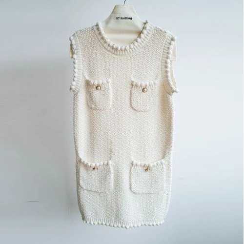 Maglione a trecce con scollo a V da donna